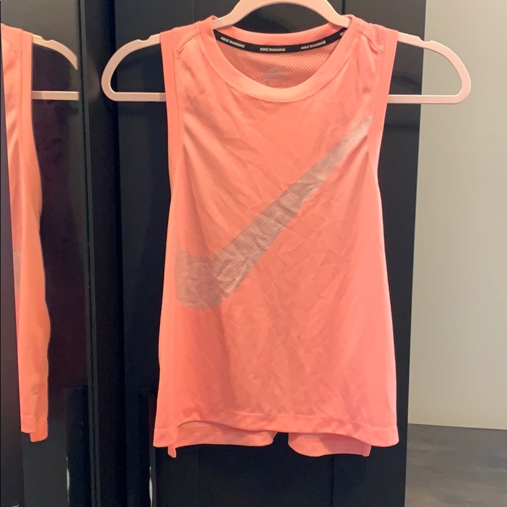 Crop Nike tank
